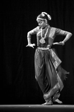 CHENGDU - OCT 24: Indian folk dance "Shankara Sri Giri" performed by Kalakshetra dance institute of India at JINCHENG theater during the festival of India in china.OCT 24,2010 in Chengdu, China.のeditorial素材