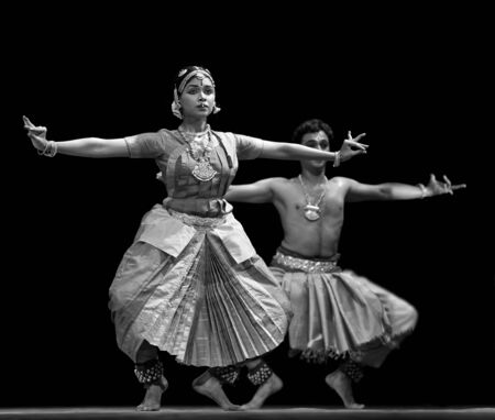 CHENGDU - OCT 24: Indian folk dance "Tillana" performed by Kalakshetra dance institute of India at JINCHENG theater during the festival of India in china.OCT 24,2010 in Chengdu, China.のeditorial素材