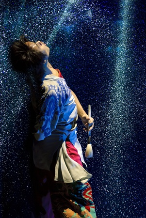 CHENGDU - DEC 9: Beijing Dance Academy perform chinese solo dance "handwriting addict" at JINCHENG theater.Dec 9,2007 in Chengdu, China.Choreographer: Hu Yan, Cast: Wu Shuaiのeditorial素材