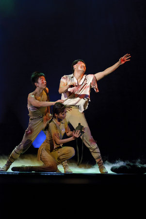 CHENGDU - DEC 18: Chinese Dance Drame "a big river" performed by Qianxian art Troupe at JINCHENG theater.DEC 18,2007 in Chengdu, China.Choreographer: Su Shijin, actor: 20のeditorial素材