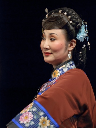 CHENGDU - Feb 27: Chinese opera Audacious Yi performed by Sichuan Opera Theater at Jinjiang theater Feb 27, 2008 in Chengdu, China.のeditorial素材