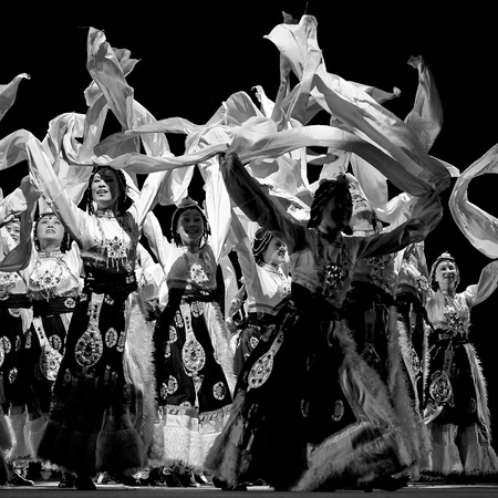 CHENGDU - SEP 28: chinese Tibetan ethnic dancers perform on stage in the 6th Sichuan minority nationality culture festival at JINJIANG theater.Sep 28,2010 in Chengdu, China.のeditorial素材