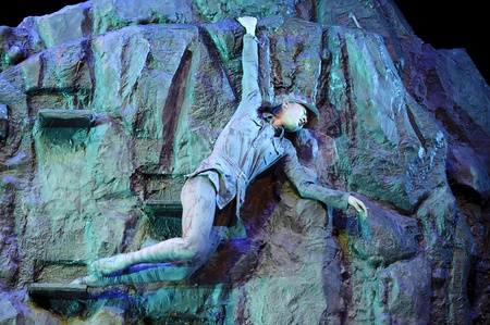 CHENGDU - MAY 25: Chinese Modern Dance Drama Red Army's flower perform on stage at Xinan theater on May 25, 2011 in Chengdu, China.のeditorial素材