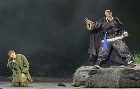 CHENGDU - MAY 29: chinese Ping opera performer make a show on stage to compete for awards at Xinan theater in 25th Chinese Drama Plum Blossom Award competition.May 29, 2011 in Chengdu, China.
Chinese Drama Plum Blossom Award is the highest theatrical awarのeditorial素材