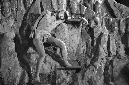 CHENGDU - MAY 25: Chinese Modern Dance Drama Red Army's flower perform on stage at Xinan theater on May 25, 2011 in Chengdu, China.のeditorial素材