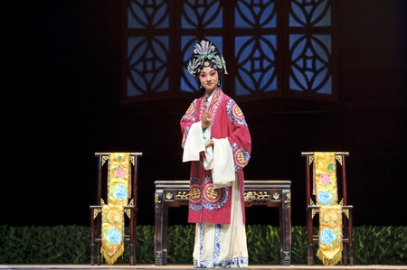 CHENGDU - MAY 28: chinese Sichuan opera performer make a show on stage to compete for awards at Jinsha theater in 25th Chinese Drama Plum Blossom Award competition.May 28, 2011 in Chengdu, China.
Chinese Drama Plum Blossom Award is the highest theatrical のeditorial素材