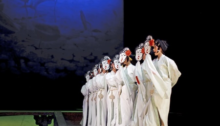 CHENGDU - JUN 3: chinese Cantonese opera performer make a show on stage to compete for awards in 25th Chinese Drama Plum Blossom Award competition at Jinsha theater.Jun 3, 2011 in Chengdu, China.
Chinese Drama Plum Blossom Award is the highest theatrical のeditorial素材