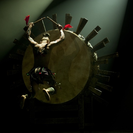 CHENGDU - OCT 27: chinese national dancer performs traditional dance Dynamic Yunnan on stage at Jincheng theater.Oct 27, 2011 in Chengdu, China.のeditorial素材