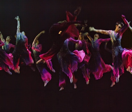 CHENGDU - DEC 14: Chinese dancers perform modern group dance on stage at Golden theater in the 7th national dance competition of china on Dec 14,2007 in Chengdu, China.のeditorial素材