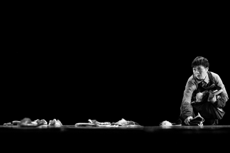 CHENGDU - SEPT 29: chinese famous opera artist Tian Mansha performs Concept opera Sigh on stage at JinSha theater Sept 29, 2011 in Chengdu, China.のeditorial素材