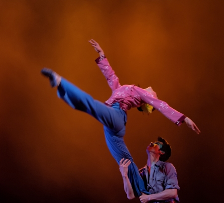 CHENGDU - DEC 11: modern group dance performed by Shandong Song and Dance Song And Dance Troupe at JINCHENG theater in the 7th national dance competition of china on DEC 11,2007 in Chengdu, China.のeditorial素材