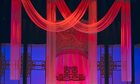 CHENGDU - JUN 3: chinese Yue opera performer make a show on stage to compete for awards in 25th Chinese Drama Plum Blossom Award competition at Experimental theater.Jun 3, 2011 in Chengdu, China.Chinese Drama Plum Blossom Award is the highest theatrical のeditorial素材