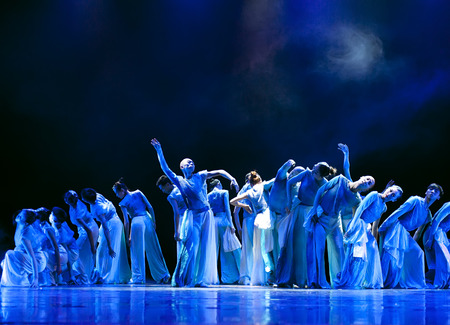 CHENGDU - APR 12: Sichuan song and dance troupe perform modern dance "Water" at sichuan song and dance theater in the new works for 2013 dance competition in Sichuan.Apr 12,2013 in Chengdu, China.のeditorial素材