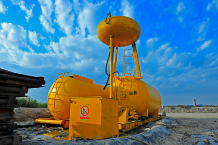 Petroleum reserve tank
