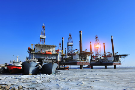 Offshore drilling platformのeditorial素材