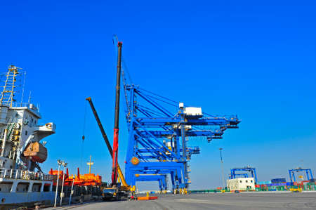 The port craneのeditorial素材