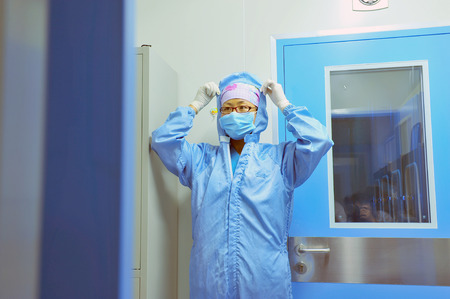 Luannan - June 18: hospital doctors in the work, on August 16, 5015, luannan county, hebei province, Chinaのeditorial素材