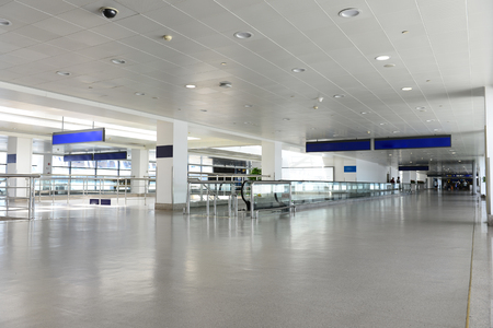 Passengers in Shanghai Pudong International Airport Airportのeditorial素材