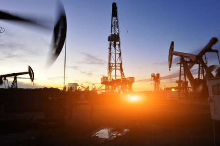 Oil Pump during sunsetのeditorial素材