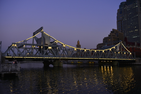 The modern city highway Bridges night landscape car light trails arc in tianjin
のeditorial素材