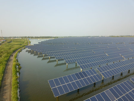 Solar photovoltaic panels and solar photovoltaic power generation systems