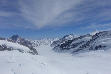 A natural landscape of snow-capped mountains taken in Interlaken, Switzerlandの写真素材