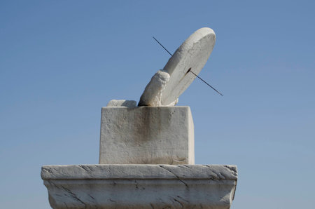 sundial during the daytimeの写真素材