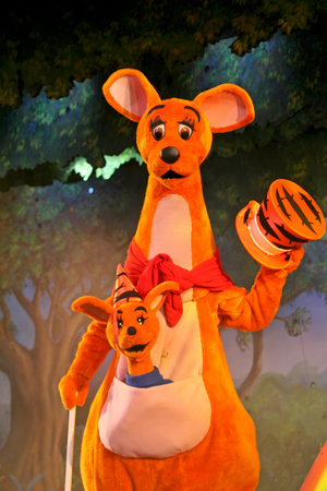 MARNE-LA-VALLEE, FRANCE - August 23, 2006 - Kanga and Roo in the Winnie the Pooh and Friends, too! show in Fantasyland in Disneyland Resort Paris.のeditorial素材