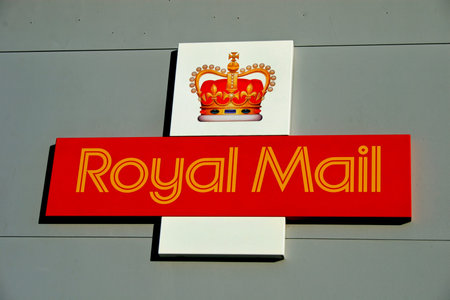 RINGWOOD, HAMPSHIRE, UK - November 3, 2006 - A Royal Mail Sign on the side of a buildingのeditorial素材