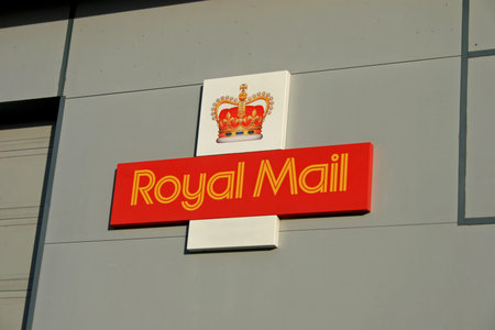 RINGWOOD, HAMPSHIRE, UK - November 3, 2006 - A Royal Mail Sign on the side of a buildingのeditorial素材