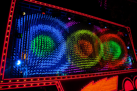 ANAHEIM, CALIFORNIA - September 21st, 2015 - Disneyland's Paint the Night Paradeのeditorial素材