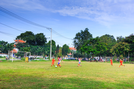 Hochiminh City Vietnam June 13 2015: a friendly football match was a student two teams part of the technical school. Among this school is regular exercise Gradesのeditorial素材
