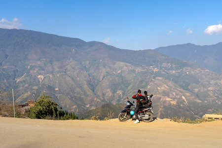 Ta Xua, Son La province, Vietnam - January 21, 2020: tourists admire the majestic scenery of Ta Xua in Son La province, Vietnamのeditorial素材