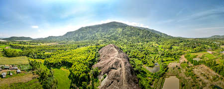 Mother Elephant Stone in Chu Yang Sin mountain range, Dak Lak province, Vietnam-September 6, 2020: A giant rock shaped like an elephant, so people here call: "rock mother elephant ".のeditorial素材