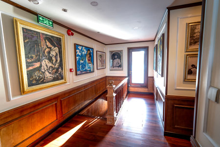 5-star Heritage Cruise on Lan Ha Bay, Quang Ninh province, Vietnam - November 12, 2020: View luxury interior on 5-star cruise ship Heritage Cruise on Lan Ha Bay, Quang Ninh province, Vietnamのeditorial素材