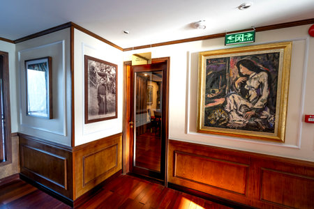 5-star Heritage Cruise on Lan Ha Bay, Quang Ninh province, Vietnam - November 12, 2020: View luxury interior on 5-star cruise ship Heritage Cruise on Lan Ha Bay, Quang Ninh province, Vietnamのeditorial素材