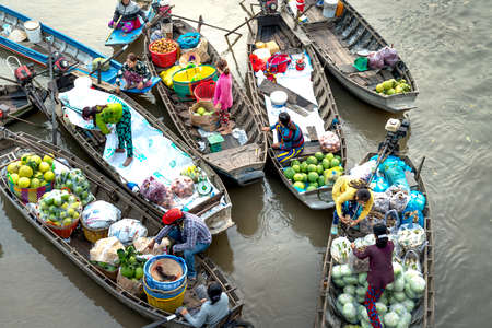 Phong Dien Floating Market, Can Tho City, Viet Nam - February 7, 2021: Phong Dien Floating Market is one of the oldest floating markets in the West in Can Tho city, Vietnam.のeditorial素材