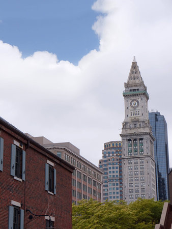 Boston is the capital and largest city in Massachusetts, and is one of the oldest cities in the United States. The largest city in New England, Boston is regarded as the unofficial "Capital of New England" のeditorial素材