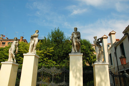 Statues in Garden on the Grand Canal in Venice Italyのeditorial素材