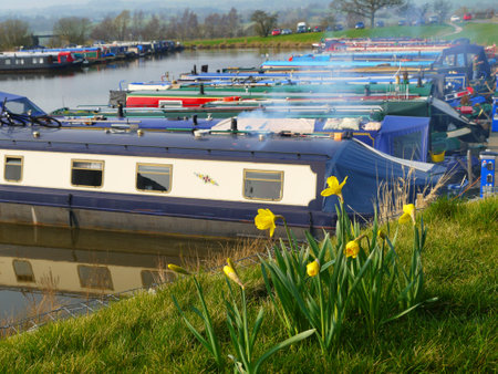 The Leeds and Liverpool Canal is in northern England, linking the cities of Leeds and Liverpool. のeditorial素材