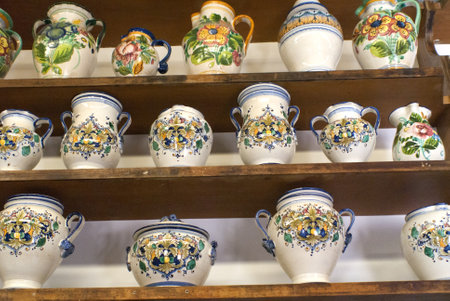 typical Tuscan Pottery in Florence Italyのeditorial素材