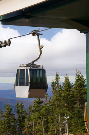 Wildcat Mountains cablecar in New Hampshireの写真素材