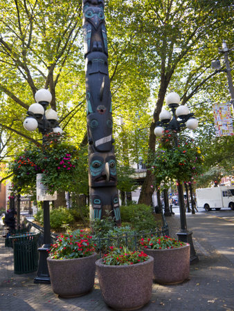 Totem Pole in Pioneer Square Seattle Washington USAのeditorial素材