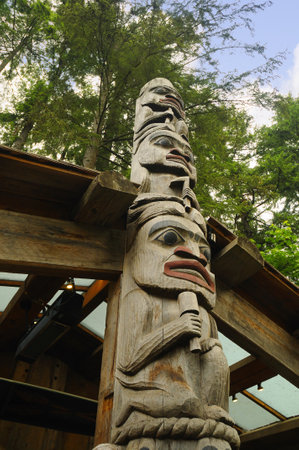 The Capilano Suspension Bridge is a simple suspension bridge crossing the Capilano River in the District of North Vancouver, British Columbia, Canada. のeditorial素材