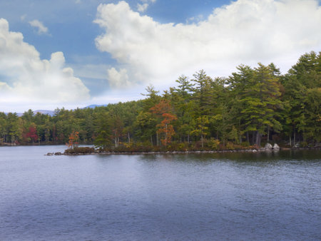 Lake Winnipesaukee is the largest lake in the U.S. state of New Hampshire. Winnipesaukee is the third-largest lake in New England after Lake Champlain and Moosehead Lake.のeditorial素材