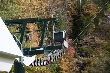 Fall in the White Mountains in the State of New Hampshire USA on Wildcat Mountainのeditorial素材