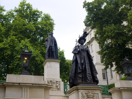 Statues of the Royal Family in London Englandのeditorial素材
