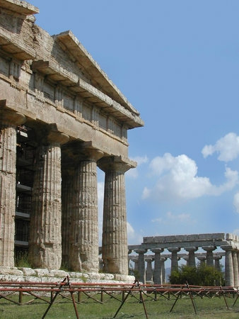 Temples at Paestum in Southern Italy. Paestum was a Greek city, which was abandoned after the eruption of Vesuvius in 79AD when the river feeding the city dried upのeditorial素材