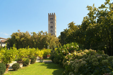 Statue in the Garden of the Palazzo Pfanner in Lucca Tuscany Italyのeditorial素材