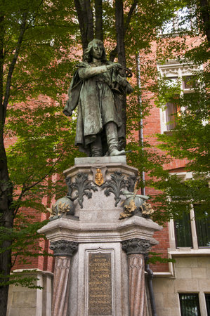 Statue of Copernicus in Planty Park Krakow Polandのeditorial素材